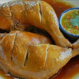 ไก่ต้มน้ำปลา ( ไก่เนื้อเเบบน่องสับ)