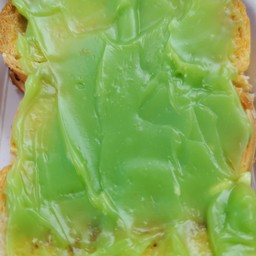 ขนมปัง เนย-สังขยา ใบเตย