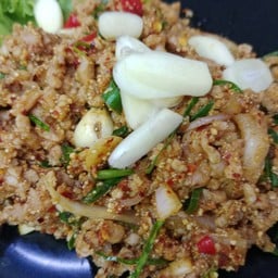 ก้อยหมูคั่วสุก