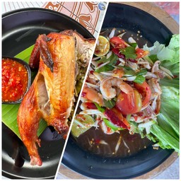 ตำทะเลกุ้งสุก + ไก่อบโอ่งครึ่งตัว