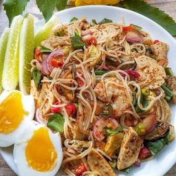 ส้มตำผึ้งตำ