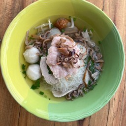 ก๋วยเตี๋ยวหมูบ้านบึง