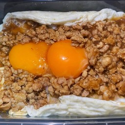 ข้าวไข่ดาวหมูรวน