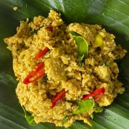 ข้าวผัดเเกงเขียวหวานไก่