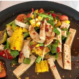 ตำเหลาหมูยอข้าวโพด