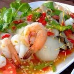 KOYหมูทอดกระเทียมพริกสด ก้อยหมูทอดกระเทียมพริกสด