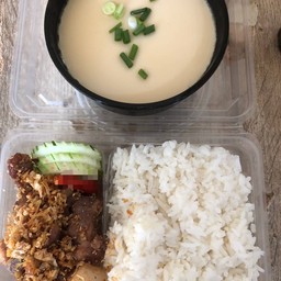 สันคอหมูทอดกระเทียมราดข้าว+ไข่ตุ๋น