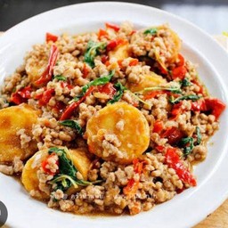 เต้าหู้ไข่ผัดกระเพรา(กับข้าว)