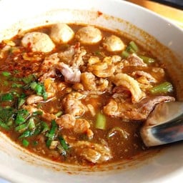 ก๋วยเตี๋ยวเรือพระนคร แพลทินัม