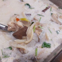 ต้มข่าไก่