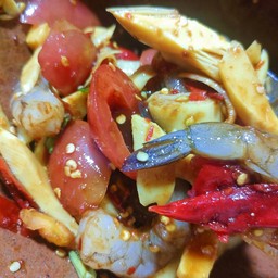 ตำหน่อไม้กุ้งสด