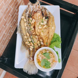ปลากะพงทอดน้ำปลา
