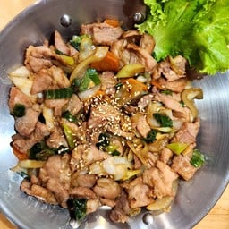 พูลโกกิหมู หรือหมูผัดซอสหวานเกาหลี