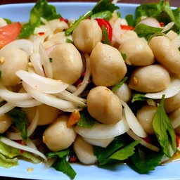 ยำลูกชิ้นปลา