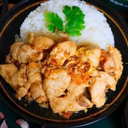 ข้าวไก่กระเทียม