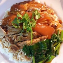 ข้าวขาหมู เนื้อหนัง