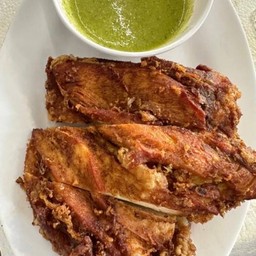 อกไก่ทอดสมุนไพร