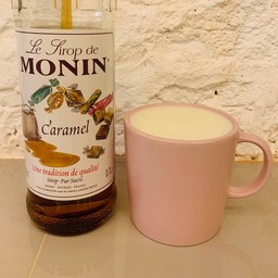 คาราเมลนมสด (ร้อน)