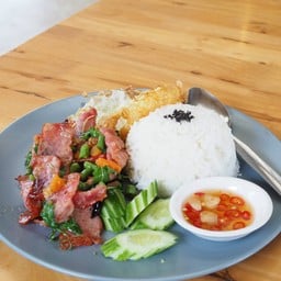 สวนแม่หม่อน ฟาร์ม แอนด์ คาเฟ่ วังน้ำเขียว
