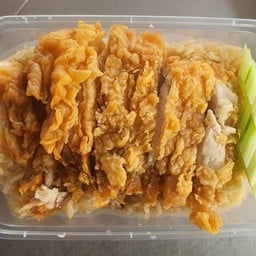 ข้าวมันไก่ทอด พิเศษ