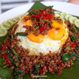 กะเพราไข่ระเบิด3ฟอง