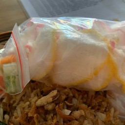 ข้าวเกรียบกับผักดอง