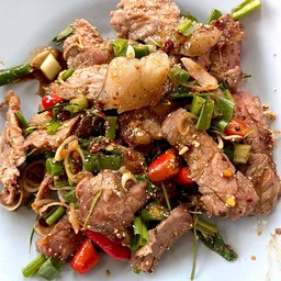 พล่าเนื้อ