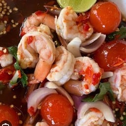 ยำกุ้งสุกไข่แดงเค็ม