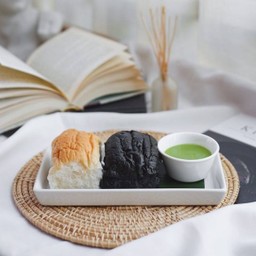 Japanese Bread Bun with Thai Custard 4 ชิ้น