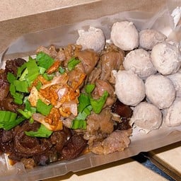 ก๋วยเตี๋ยวเนื้อโกปุ่น บ้านโป่ง (สาขาเมืองทอง)