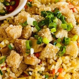 ข้าวผัดรวมกุนเชียง+กากหมู