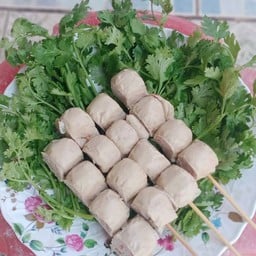 นาวาลูกชิ้นทอด หน้าเซเว่นสวนอาหารทรงวุฒิ ปากซอยเทศบาล 3 ลำลูกกา หน้าเซเว่นข้างสวนอาหารทรงวุฒิ ลำลูกกาคลอง7