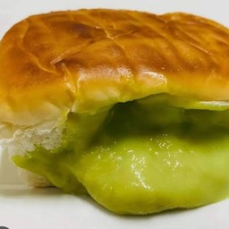 ปังเยิ้มใส้เตยหอม