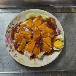 ข้าวหมูกรอบ