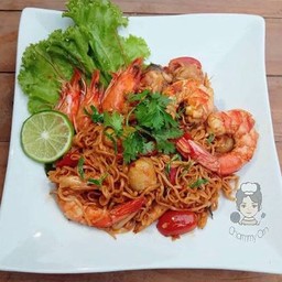 มาม่าผัดต้มยำกุ้ง