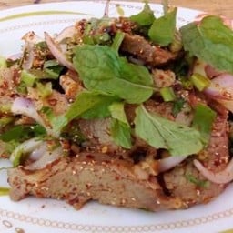 น้ำตกคอหมูย่าง