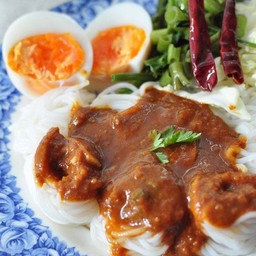 กินข้าวเส้น ตลาดเกาะแก้ว