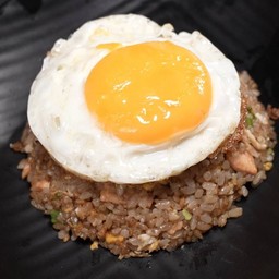 ข้าวผัดแซลมอน+ไข่ดาว