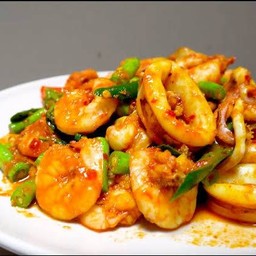 พริกแกงกุ้งหมึก(กับข้าว)