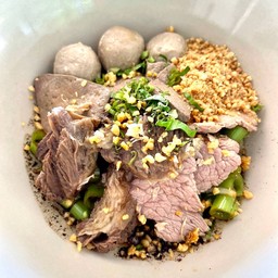 ก๋วยเตี๋ยวแห้งเนื้อ