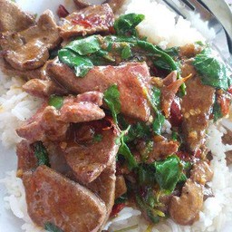 ข้าวราดกะเพราตับ