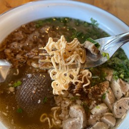 เส้นมาม่า