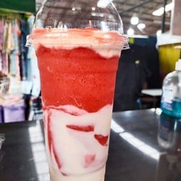 สตอเบอร์รี่โยเกิร์ต