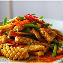 ข้าวพริกแกงหมึก