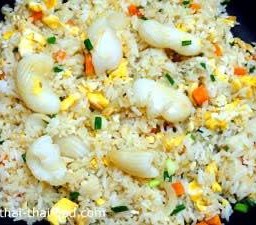 ข้าวผัดปลาหมึก