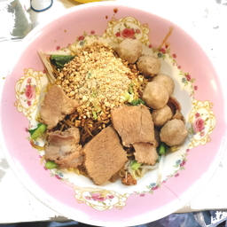 ก๋วยเตี๋ยวแห้งเนื้อเปื่อย
