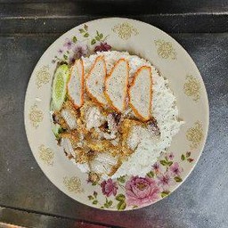 ข้าวหมูแดงหมูกรอบ