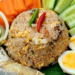 ข้าวผัดน้ำพริก ปลาทูทอด