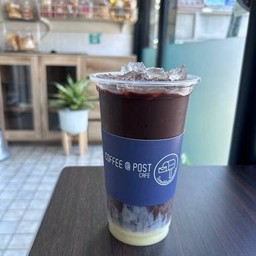 แบล็คโกโก้ไวท์ช็อค