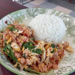 กระเพราไข่ขยี้